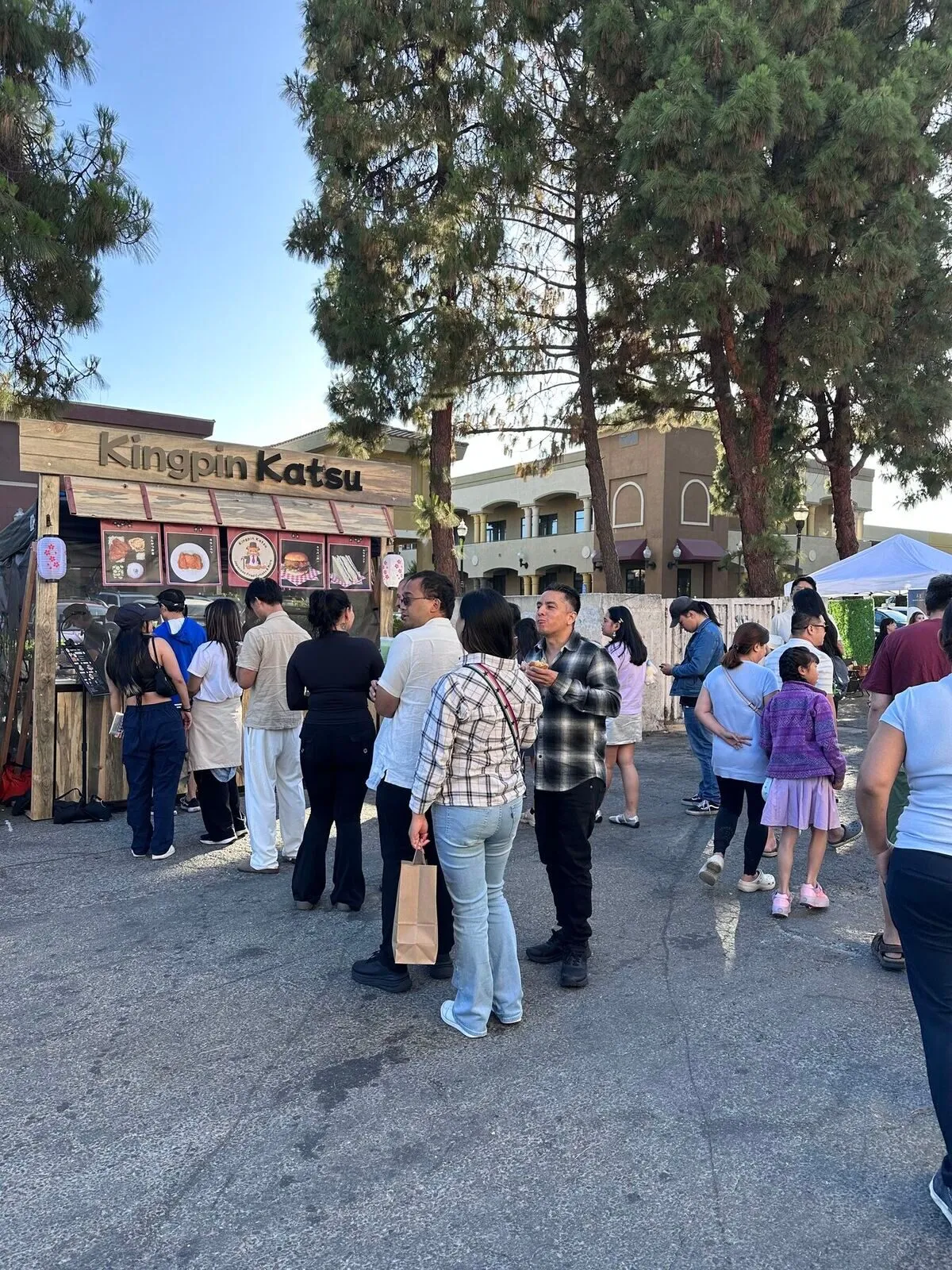 Lines at 365 Night Market